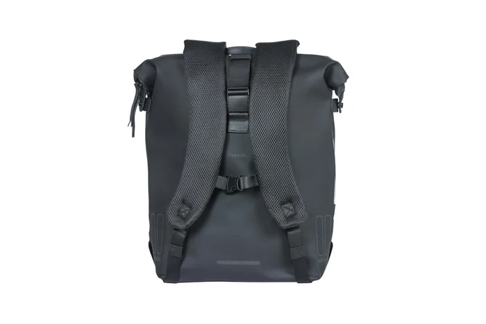 Seljakott pakiraamikinnitusega BASIL SoHo Nordlicht, 17 L, LED, must