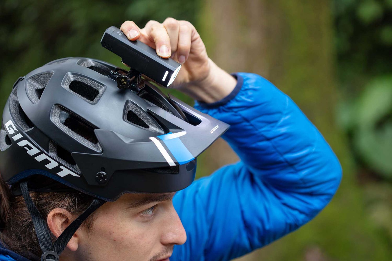 Esituli Giant Recon HL 1800