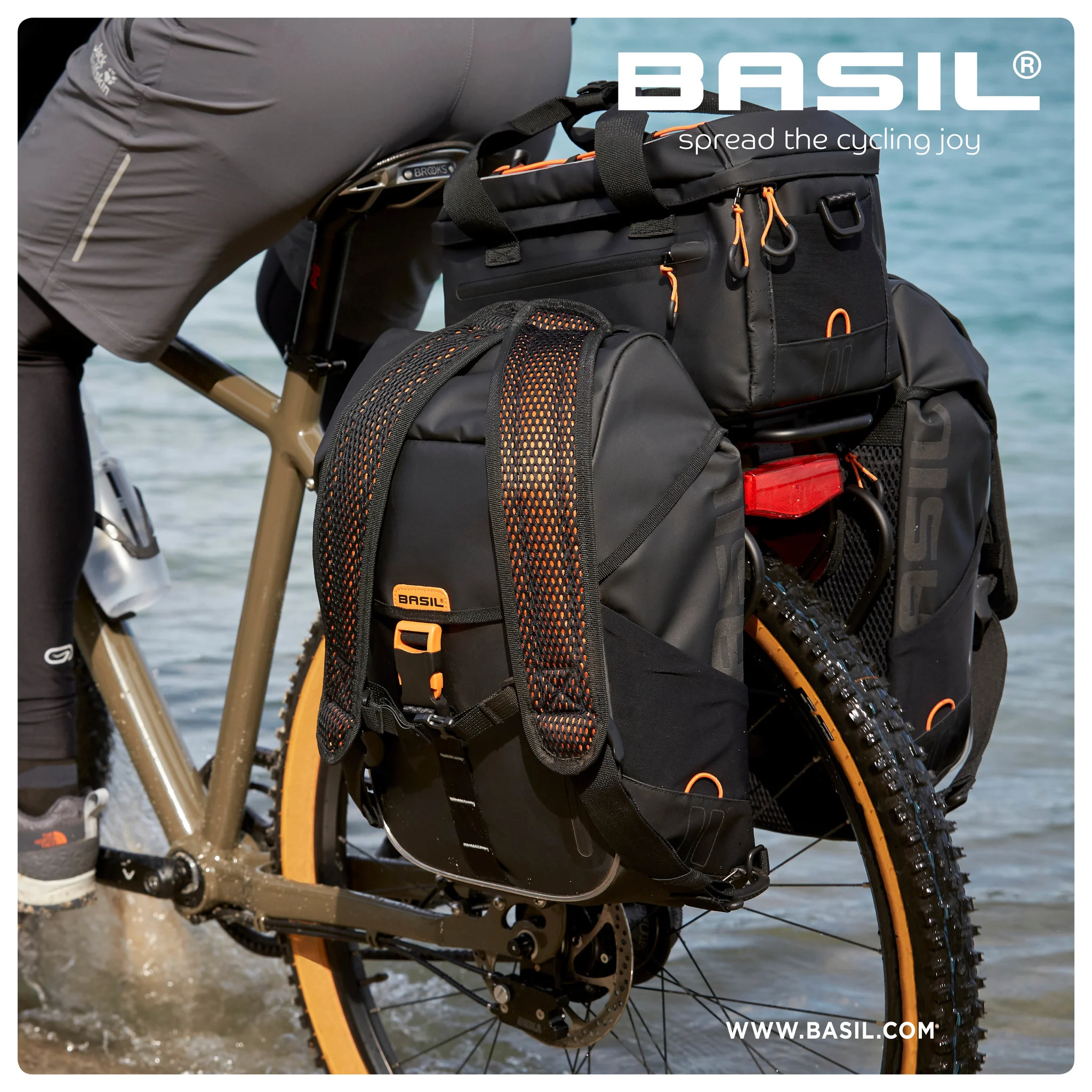 Pakiraamikott BASIL Miles Tarpaulin 8L, must-oranž