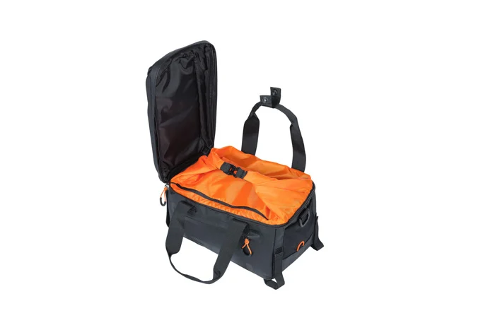 Pakiraamikott BASIL Miles Tarpaulin 8L, must-oranž